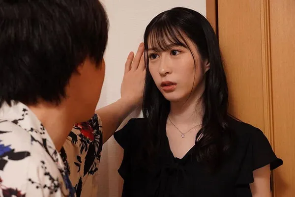 sex chị dâu Thấy người tình cũ sắp kết hôn, thanh niên cay cú đến nhà dí tới tấp